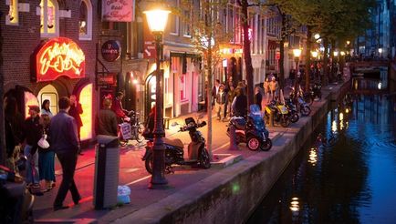 Cartier stradă roșu-lumină în Amsterdam