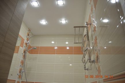 plafon suspendat în camera de baie de design fotografie, argumentele pro și contra, design baie, interior,