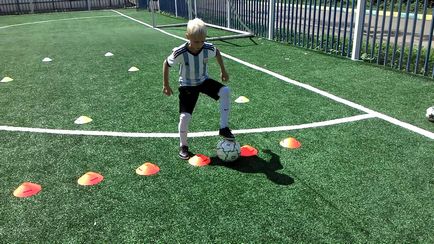 Transmiterea și păstrarea mingea în fotbal - cum să păstreze mingea în fotbal