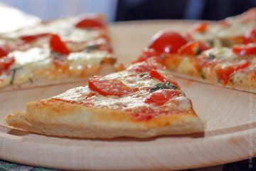 Pizza cu roșii - pur și simplu delicioase și frumos