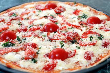 Pizza cu roșii - pur și simplu delicioase și frumos
