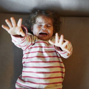 De ce copilul plânge în somn 10 factori și 8 moduri de a rezolva problema
