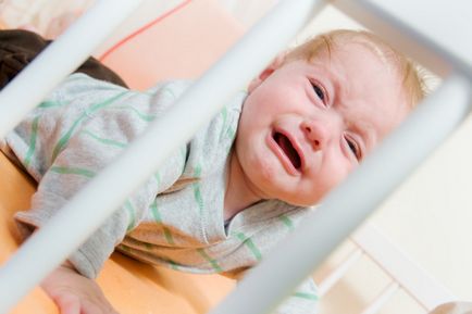 De ce copilul plânge în somn și nu se trezește, face sunete la cauzele de noapte