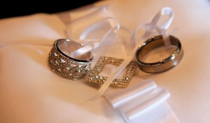 Pregătiți mireasa pentru nunta, care face parte din fotografiile și videoclipurile sale îndatoriri