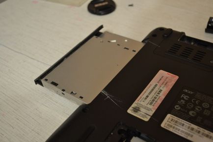 Dezasamblarea - curățare - asamblare laptop acer 1