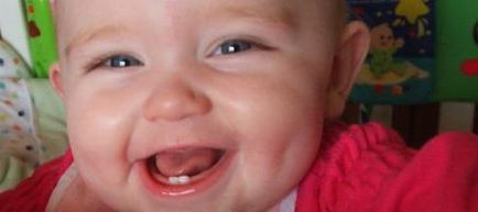 Dentiție cum pentru a calma durerea atunci când copilul este dentiție (cut) Dentiție cum pentru a calma durerea atunci când copilul este dentitie