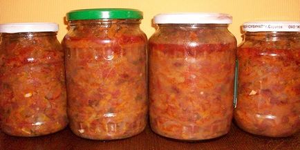 salata de tomate pentru iarnă în curs de pregătire pentru băncile de conservare, retete pentru preparate gustoase cu fotografii