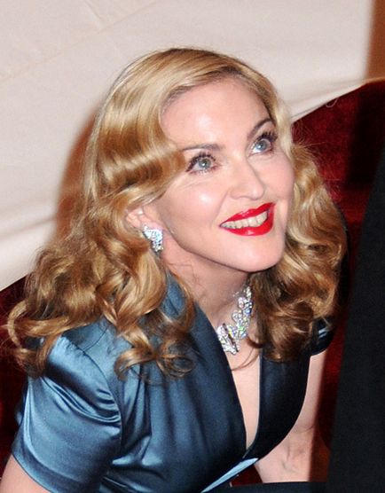Experții estimează chirurgie plastica Madonna toyboy88 blogger pe site-ul 24 iunie 2011,