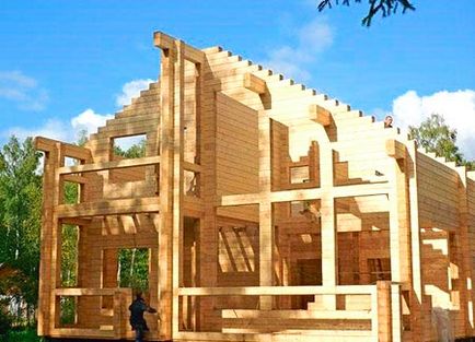 Construcție de case din lemn din grinzi lipite