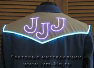Instalații de lumină modul de a crea un costume stralucitoare pe baza de neon flexibil (rece)