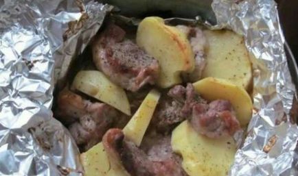 Carne de porc, coapte în cuptor cu cartofi