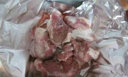 Carne de porc, coapte în cuptor cu cartofi