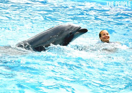 Antrenorul în delfini Lena Komogorova despre utilizarea delfini - oamenii