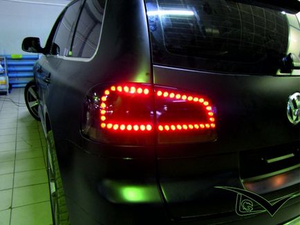 Tuning auto cu mâinile farurile sale - Angel Eyes, foto și video