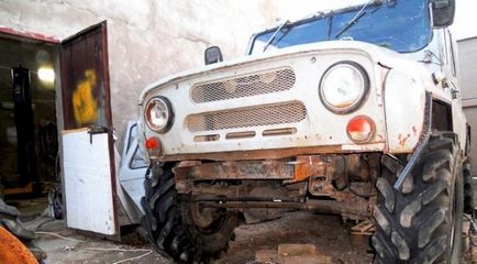 Tuning UAZ-469 cu mâinile lor