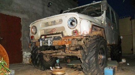 Tuning UAZ-469 cu mâinile lor