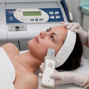 Curățarea cu ultrasunete a feței, care este, contraindicații de peeling cu ultrasunete