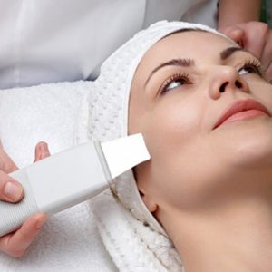 Curățarea cu ultrasunete a feței, care este, contraindicații de peeling cu ultrasunete