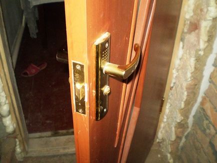 Instalare de uși din lemn Cum se instalează o cutie cu mâinile sale, o buclă video de intrare pentru m