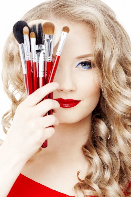 Make-up artist - în cazul în care pentru a studia, salariu, beneficii profesie - 