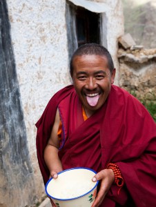De ce tibetani arată limba
