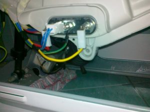 Înlocuirea PETN într-o mașină de spălat LG