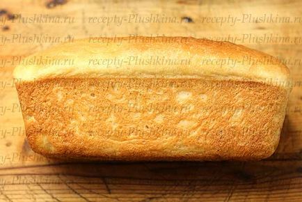 pâine Custard în cuptor - o rețetă simplă pentru pâine albă