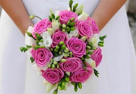Buchete de nuntă de trandafiri roz