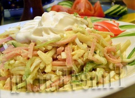 Salata cu sunca branza de rosii