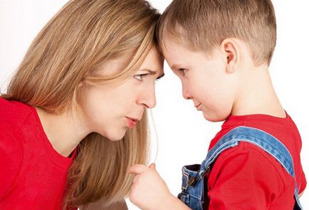 Ce se poate face în cazul în care un copil se luptă cu părinții și grădiniță ei (copii) Ce se poate face în cazul în care un copil se luptă cu părinții și grădiniță ei