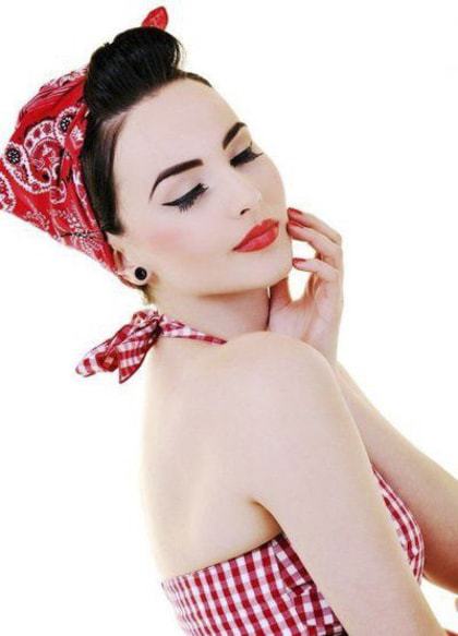 „S Style Pin-Up pași pentru a crea o imagine, make-up, coafura, fotografie