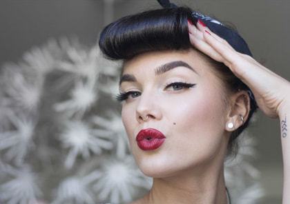 „S Style Pin-Up pași pentru a crea o imagine, make-up, coafura, fotografie