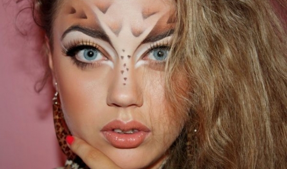 Fantasy make-up, creând un neobișnuit, creativ, artistic make-up