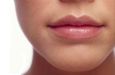 Herpes pe buzele a ceea ce este, cauzează și ce să facă