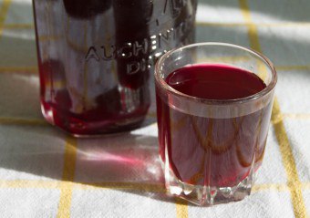 Gătit suc de mere delicios pentru iarna acasă cu sau fără sokovarkoy