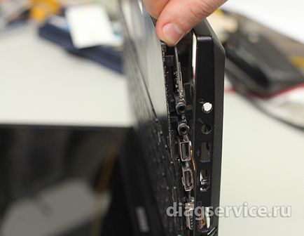 Instrucțiuni de dezasamblare laptop Samsung np305v5a