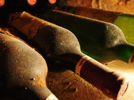 Istoria originii băuturii vechi vinului