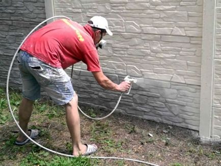 Cum și ce să picteze gard de beton