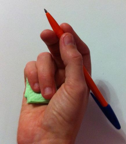 Cum să învețe un copil cum să dețină un stilou și un creion (8 moduri), o rețea de asistenți sociali