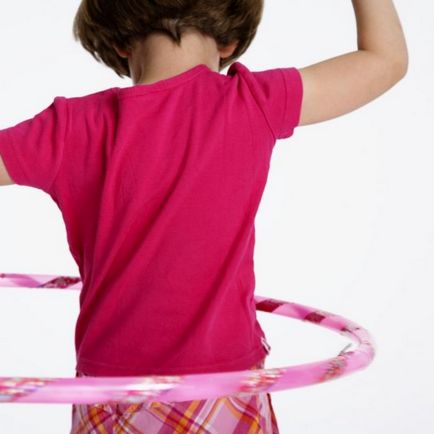 Cum să învețe să transforme Hula Hoop pe vârfurile talie