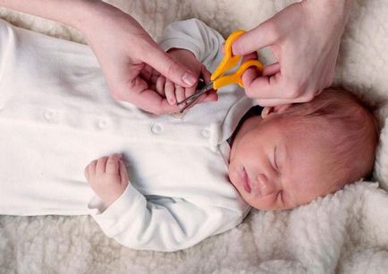 Cum să taie unghiile recomandări și caracteristici nou-născuți