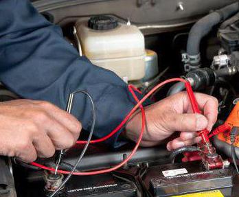 Cum de a menține bateria auto este o parte a întreținerii și recomandările de rutină