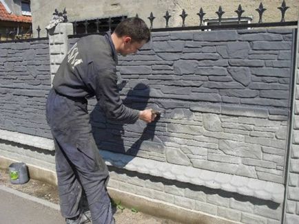 Ce vopsea pentru a picta gard din beton cu mâinile lor, ce materiale sunt necesare, tipurile de cerneluri și