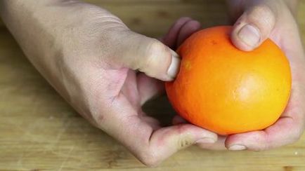 Cum se coaja o portocală