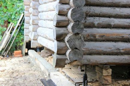 Cum se schimbă rândul de jos de case din lemn