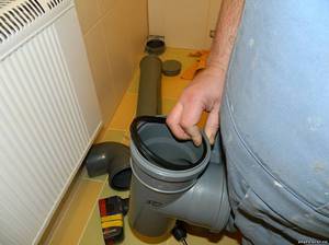 Cum se instalează o toaletă pe gresie cu mâinile lor