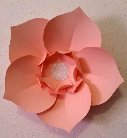 Cum sa faci flori mari de hartie, carton ondulat atelier