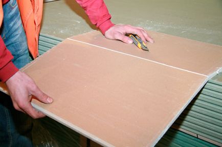 Cum sa faci un plafon de gips-carton cu mâinile lor