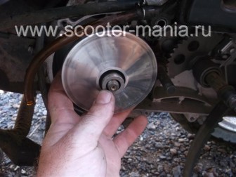 Eliminarea Scuterul CVT, scutere și motociclete (dezasambla variator spate) Scoaterea scuter FPC, scutere și motociclete