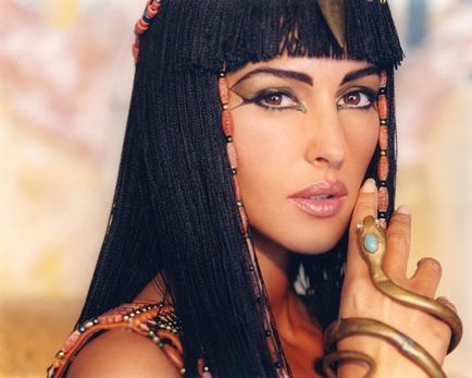 Cum de a crea un egiptean makeup- tonusului pielii, ochilor, sprancene si buze